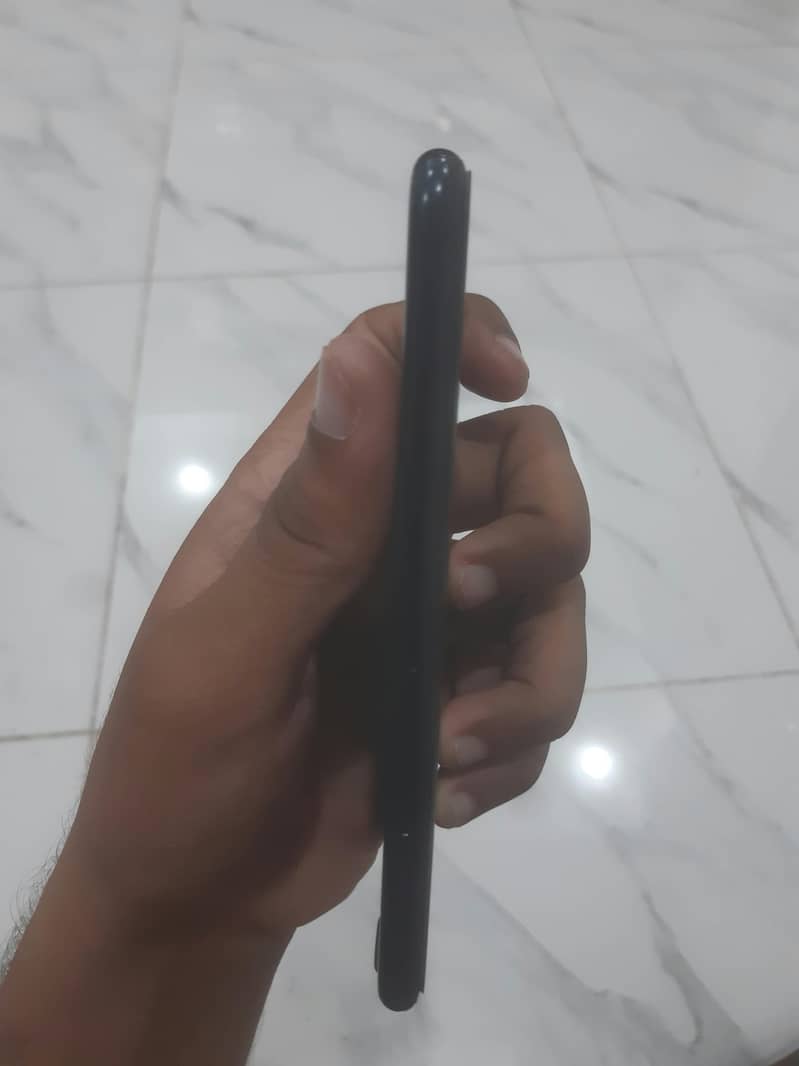 Apple iPhone SE 6