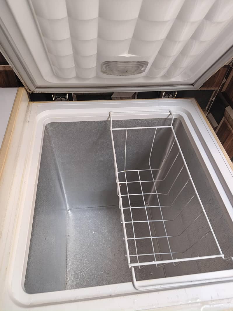 Waves Freezer & Fridge 2