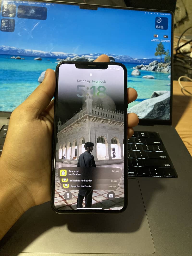 Apple iPhone XS Max 5