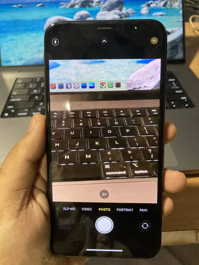Apple iPhone XS Max 7