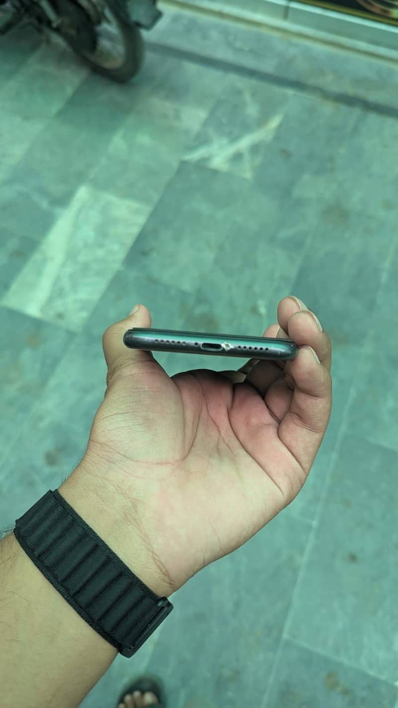 Apple iPhone 11 2