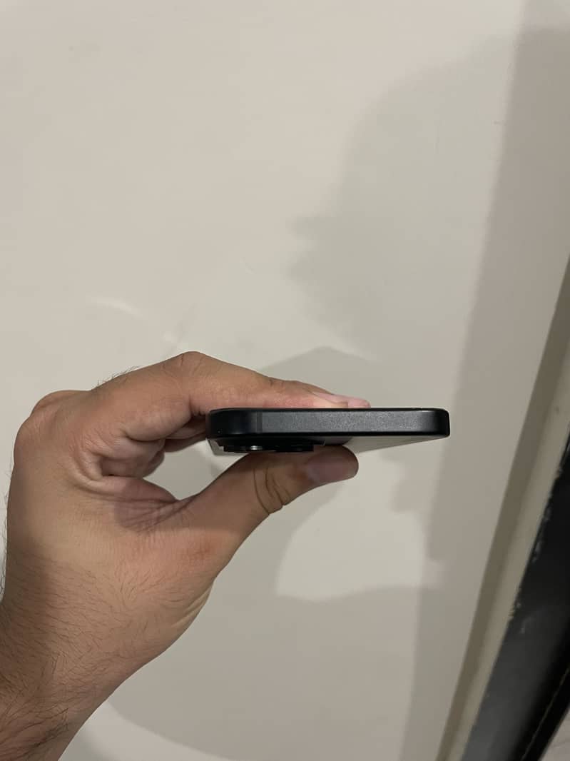 Apple iPhone 15 4