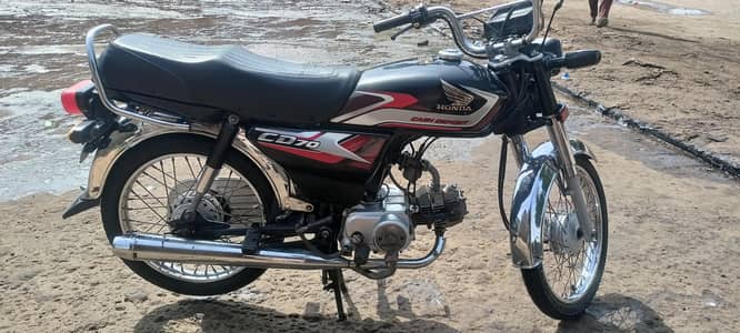 honda CD 70 black color 2025 model good condition everything is Okk