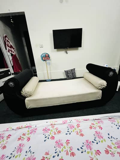 Beautiful Dewan Sofa with 2 Side Pillows - Like New
