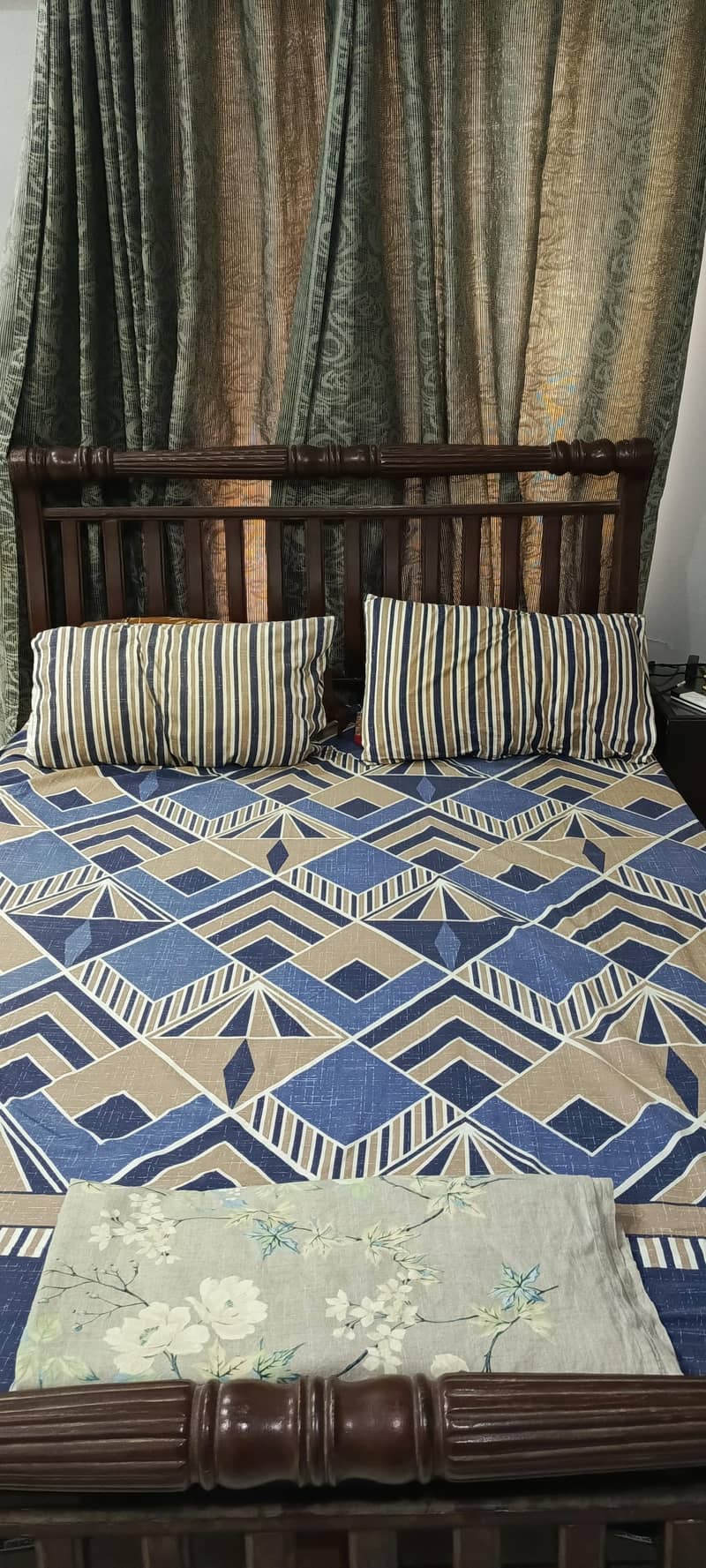 Complete Solid Wood Bedset with Dressing Table 0