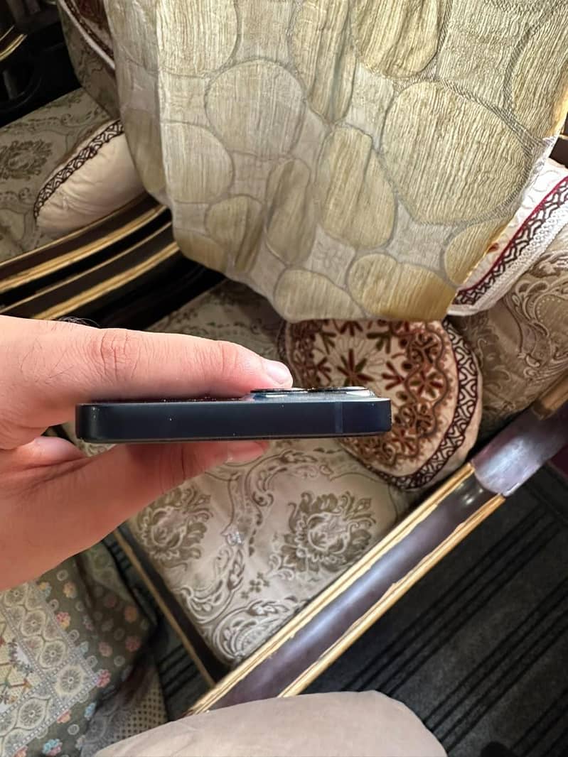 Apple iPhone 13 4