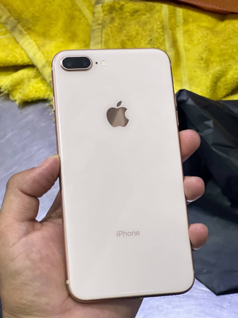 Apple iPhone 8 Plus 1