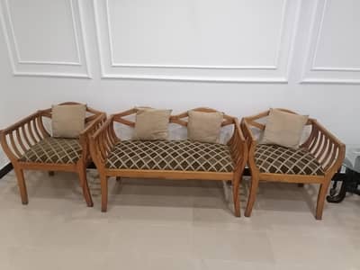 4 seater chinese sofa for sale in a nice and clear condition