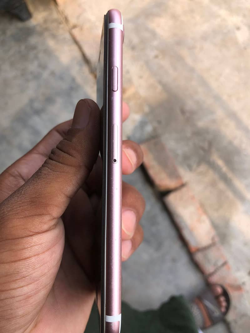 Apple iPhone 7 1