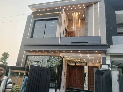 05-Marla Brand New House Super Prime Location
