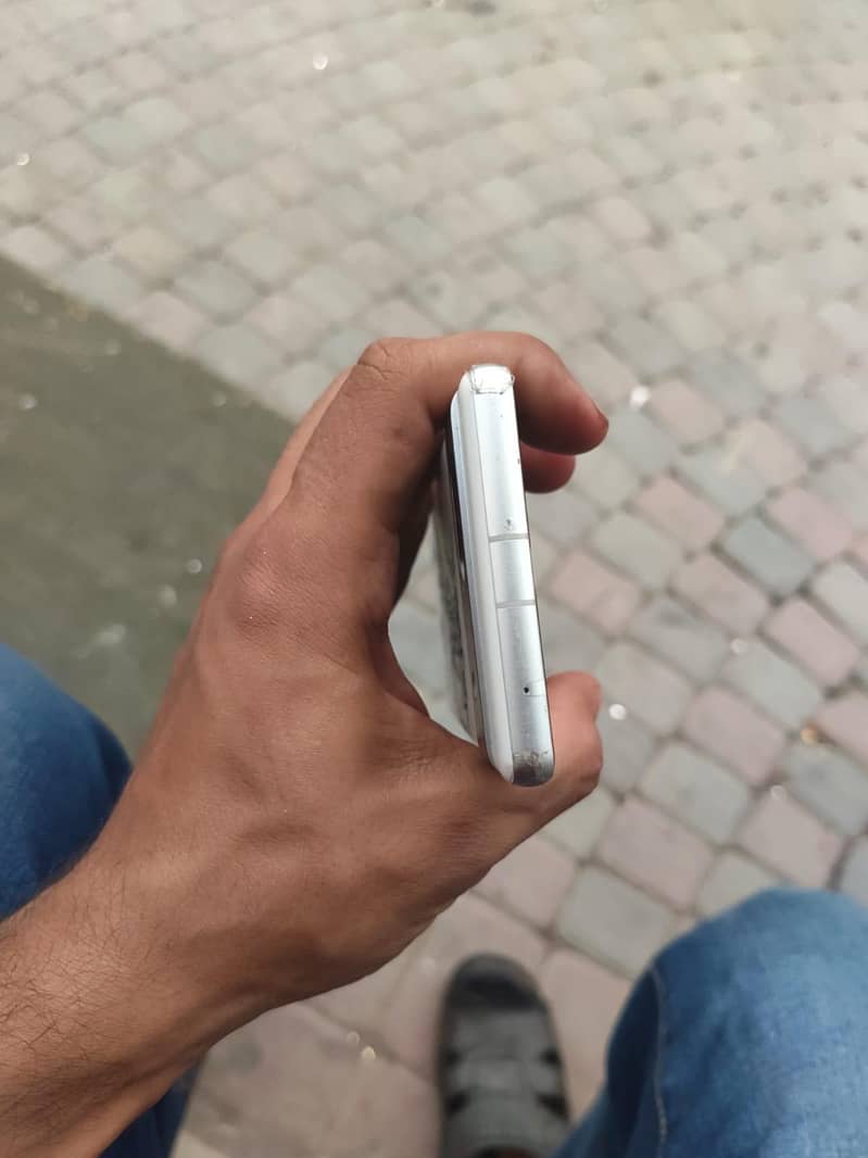 Google Pixel 7a 4