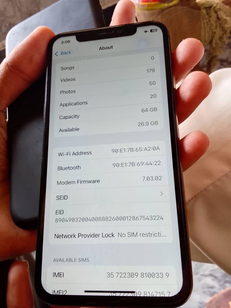Apple iPhone XS 4