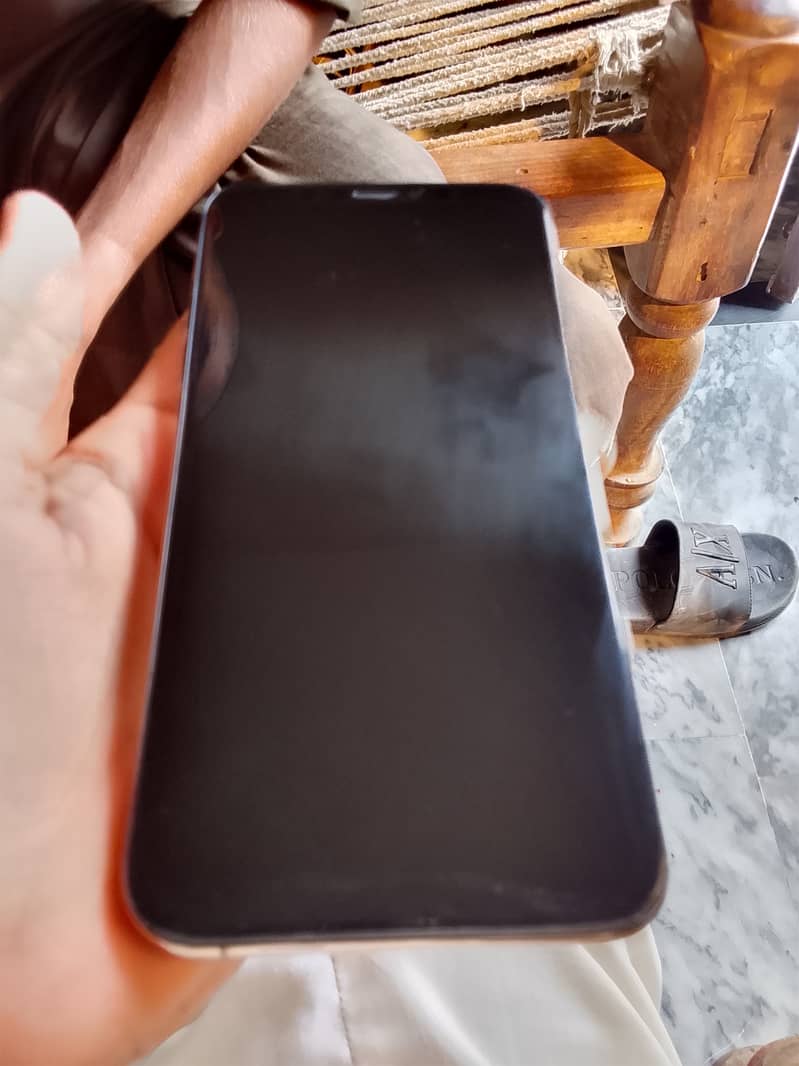 Apple iPhone XS 5