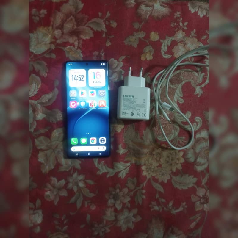Tecno CAMON 30S 1