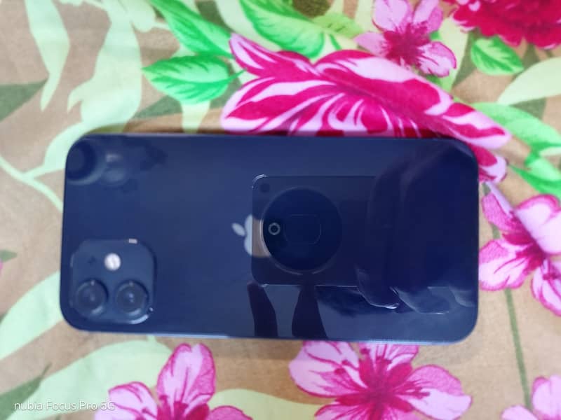 Apple iPhone 12 2