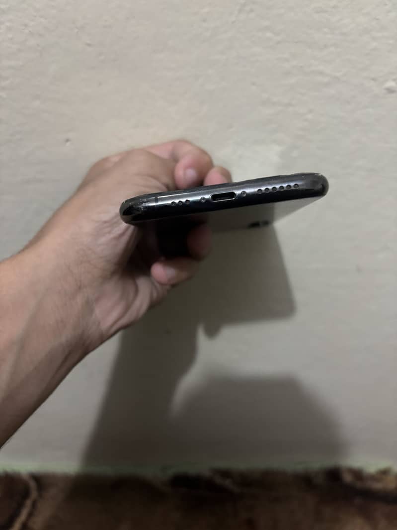 Apple iPhone XS 1