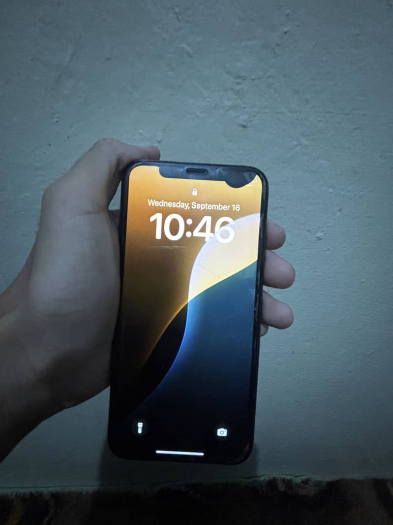 Apple iPhone XS 3
