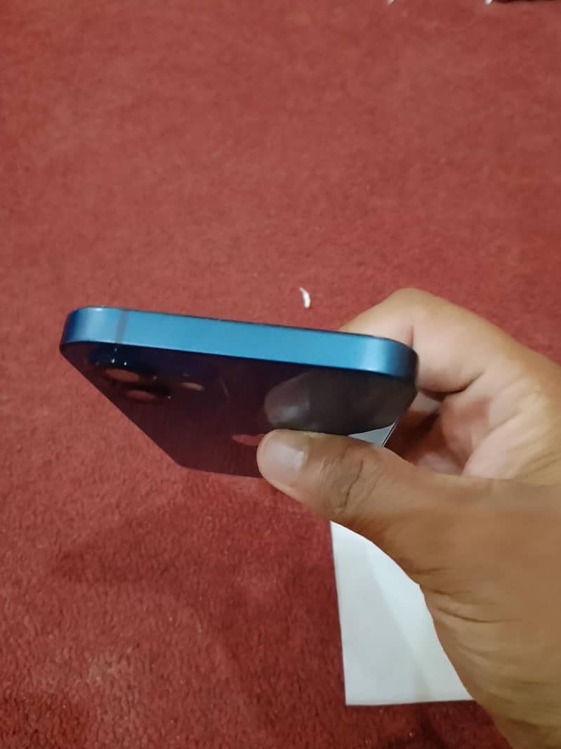 Apple iPhone 12 7