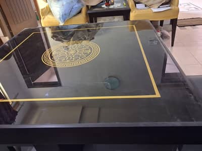 Center Table with 4 Stools