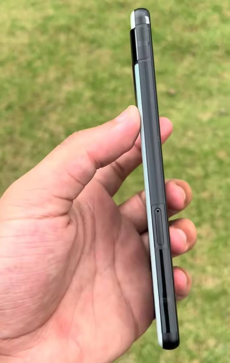 Google Pixel 6a 1