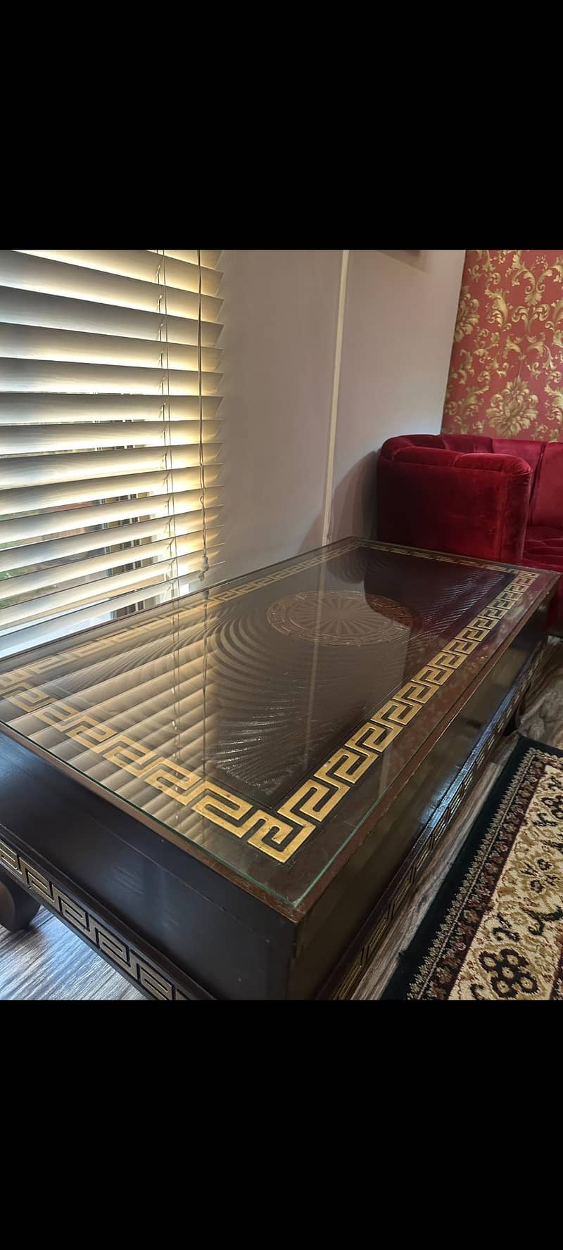 table in good condition 1