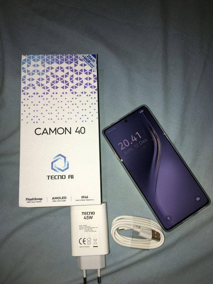 Tecno CAMON 40 Pro 0