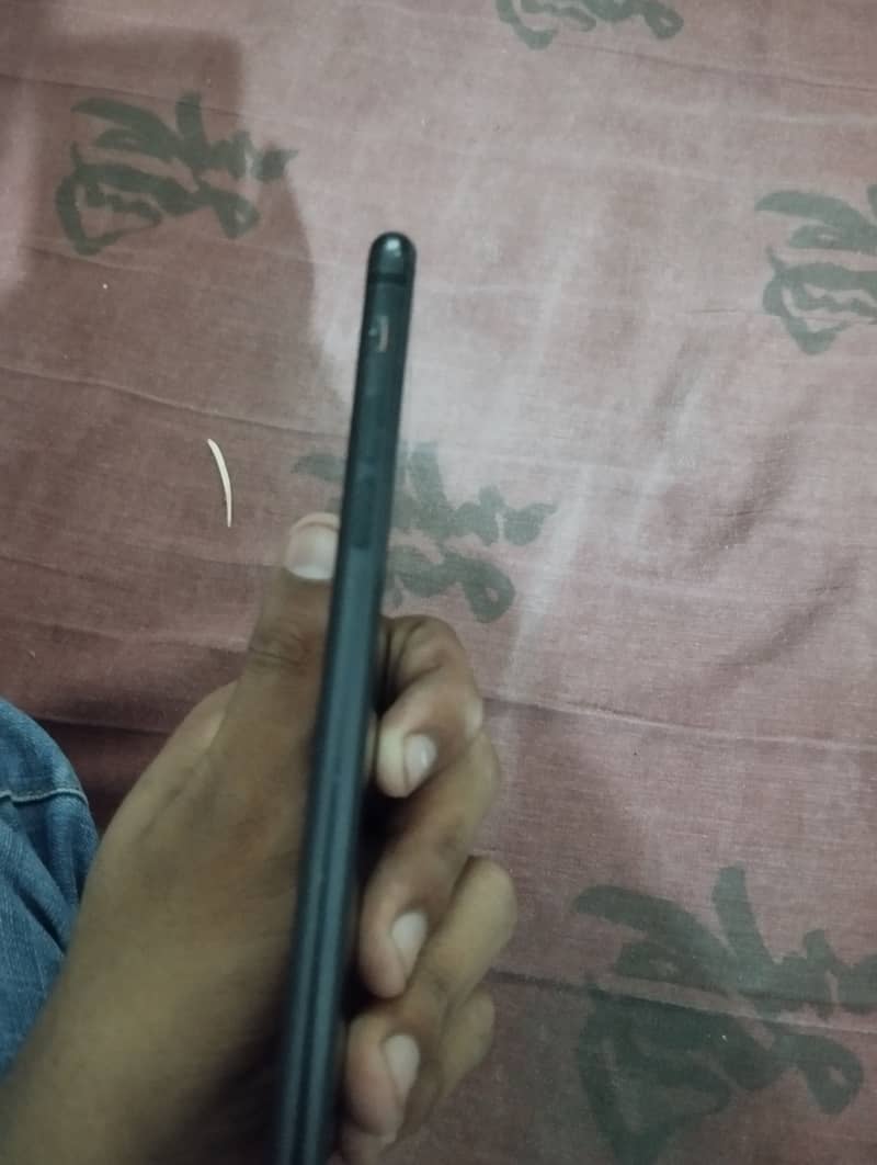 Apple iPhone 7 Plus 4