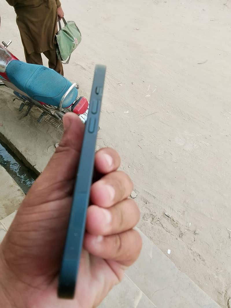 Apple iPhone 14 1