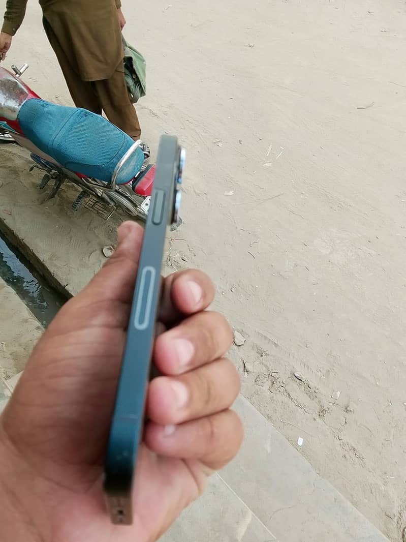 Apple iPhone 14 2