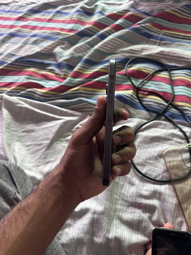 Apple iPhone 14 Pro Max 1