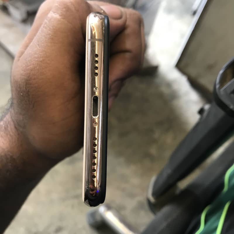 Apple iPhone XS Max 2