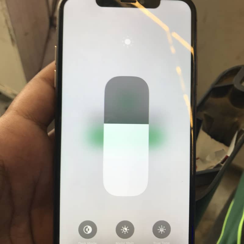 Apple iPhone XS Max 5