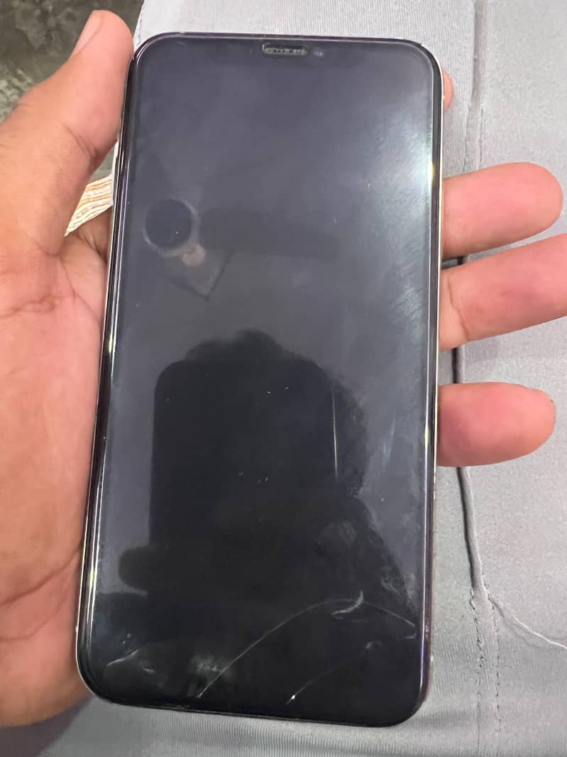 Apple iPhone X 4