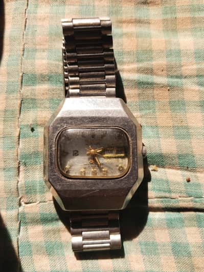 Vintage old wathes