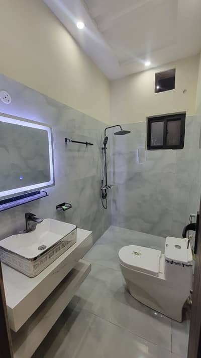 10 Marla Brand New House For Sale
