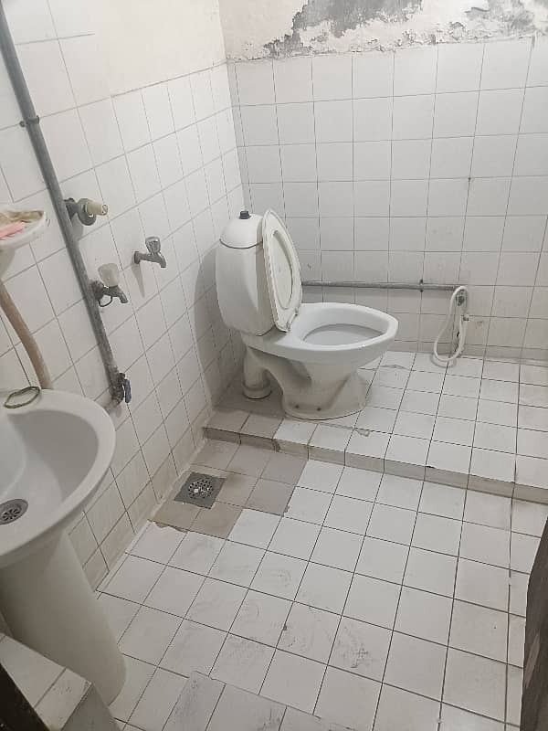 Upper Portion Available For Rent 4