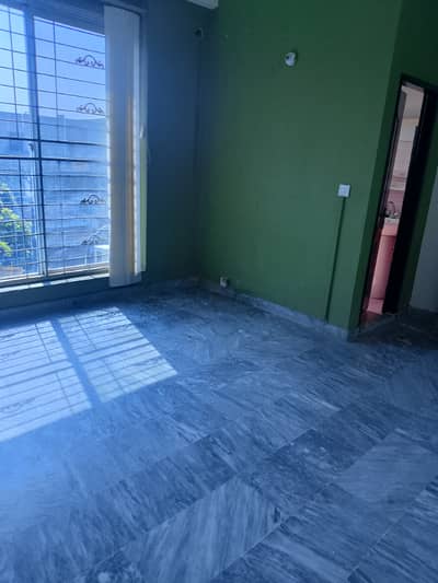 800sqft office available in Johar town