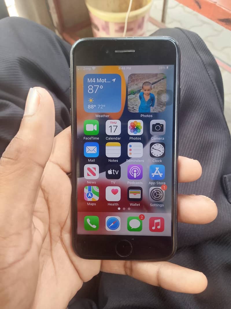 Apple iPhone 7 1