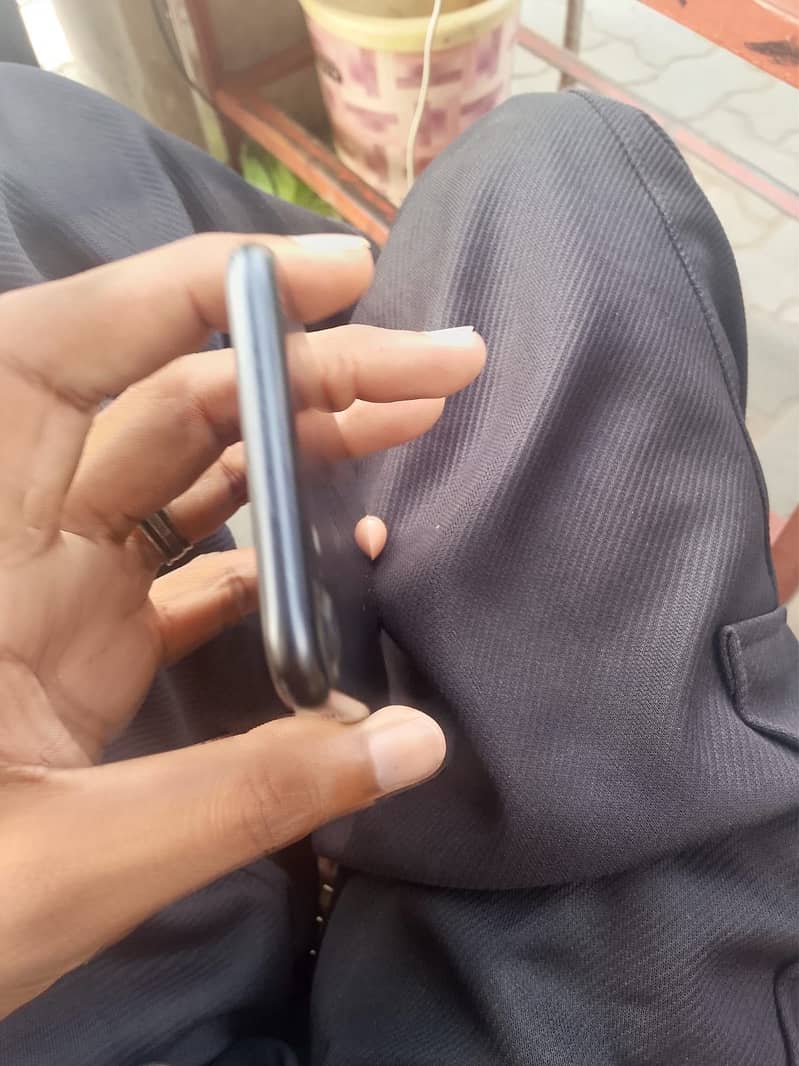 Apple iPhone 7 3
