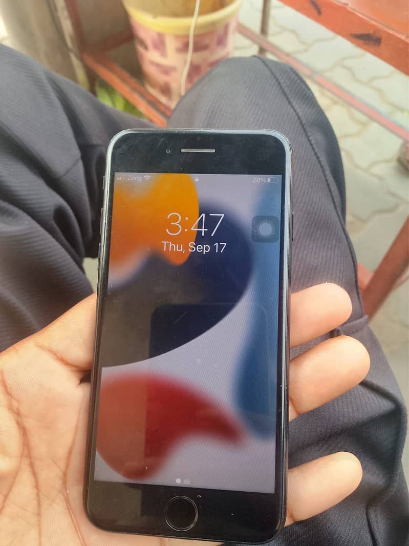 Apple iPhone 7 4