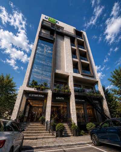 A Well Designed Flat Is Up For sale In An Ideal Location In Mumtaz City