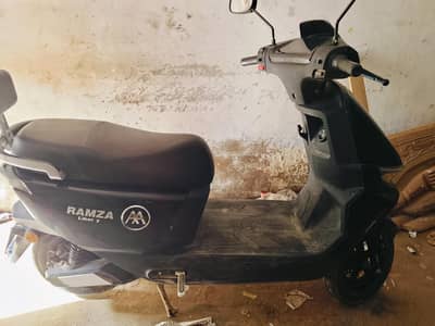 Ramza Electric Scooty Excellent Condition Mein - 11,000 km Driven
