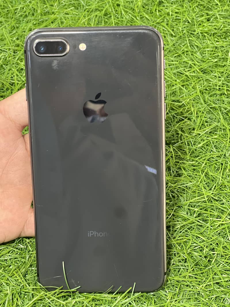 Apple iPhone 8 Plus 0