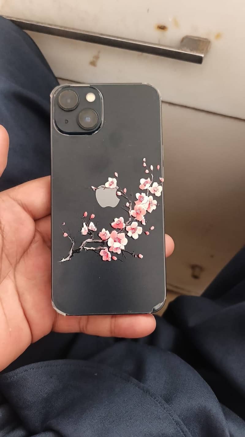 Apple iPhone 13 1