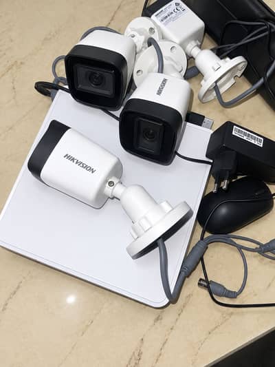 Hikvision 4 cameras