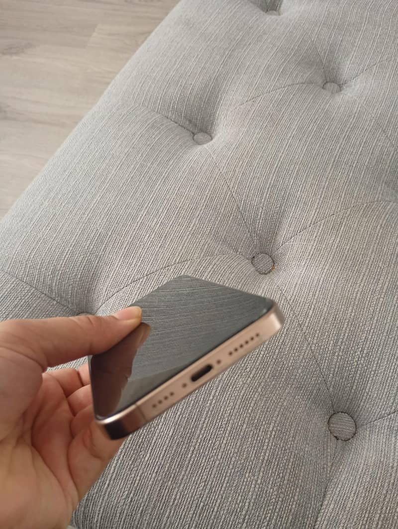 Apple IPhone 16 Pro Max 3