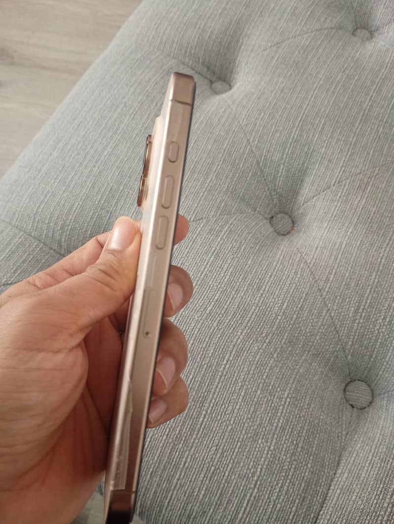 Apple IPhone 16 Pro Max 5