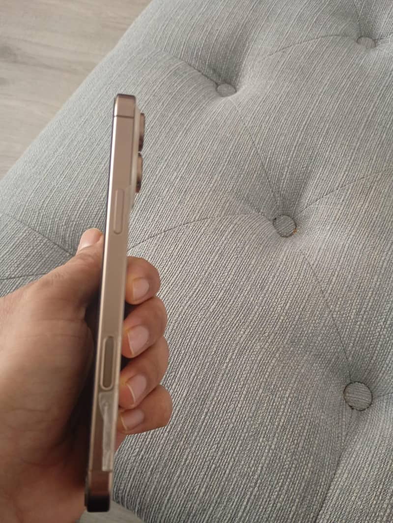 Apple IPhone 16 Pro Max 6