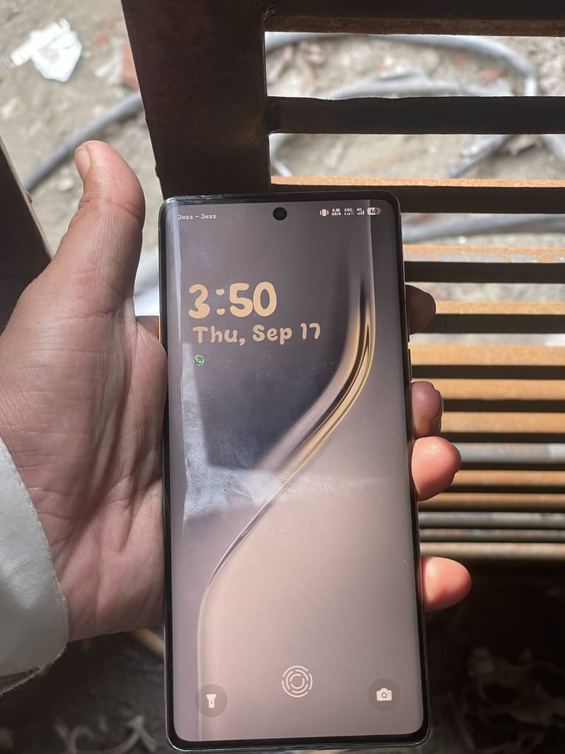 Tecno CAMON 40 Pro 1