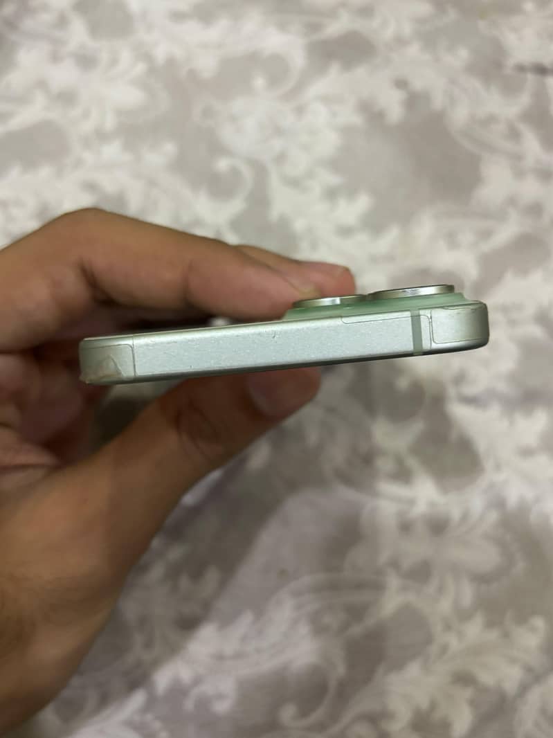 Apple iPhone 15 5